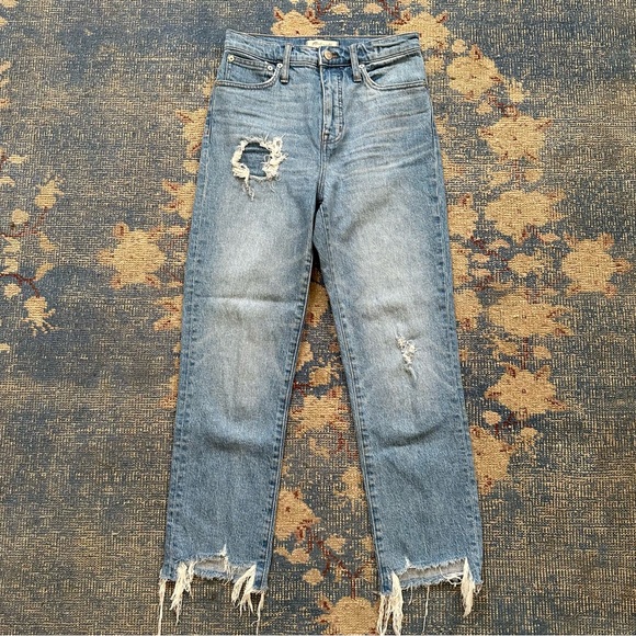 Madewell Classic Straight Jeans in Corrie Wash: Step-Hem Edition 25 - Picture 3 of 4